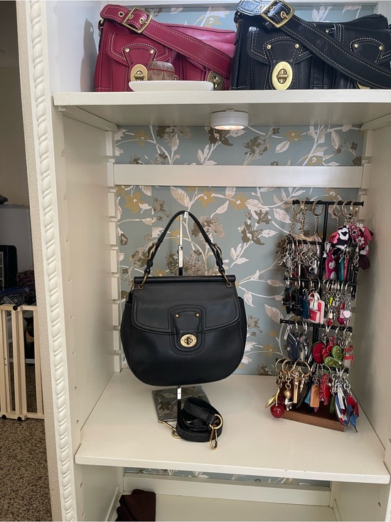 Coach Handbags - Vintage Coach Willis Legacy 70th Anniversary Black Leather Turn-Lock Bag